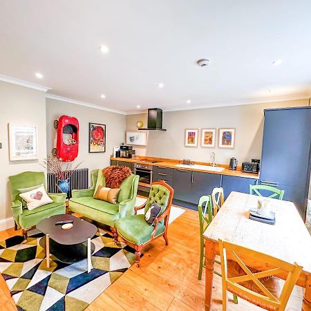 Unique 2 Bed In The Heart Of Bath With Parking Appartement Buitenkant foto