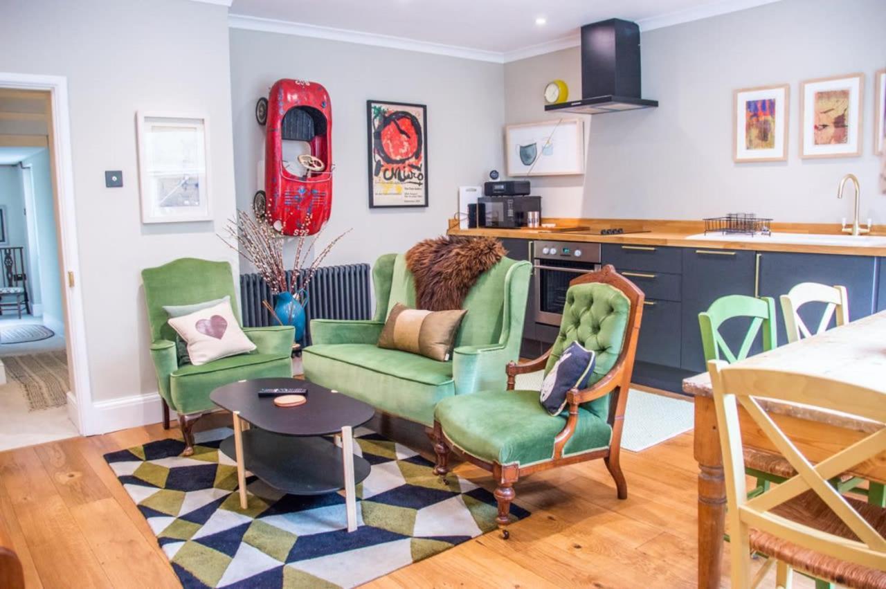 Unique 2 Bed In The Heart Of Bath With Parking Appartement Buitenkant foto