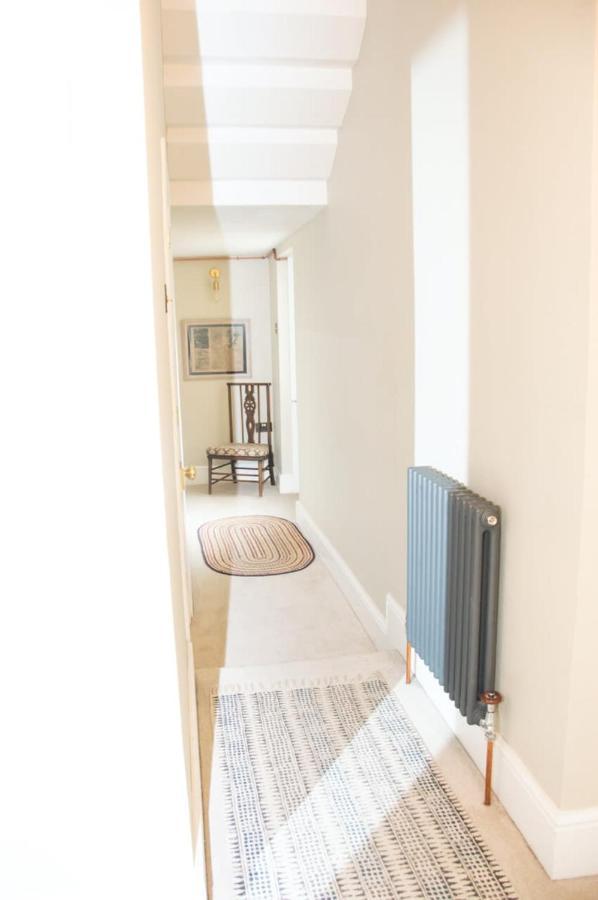 Unique 2 Bed In The Heart Of Bath With Parking Appartement Buitenkant foto