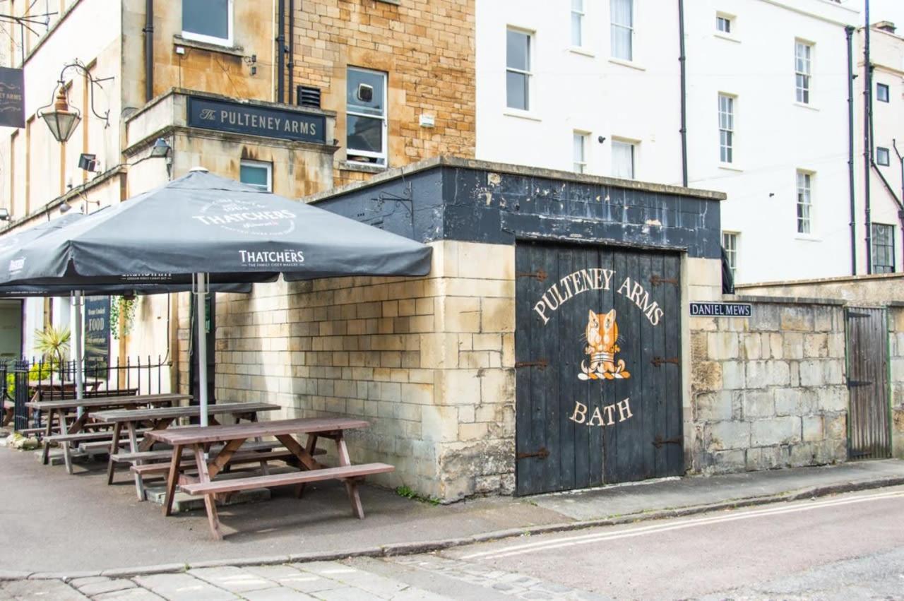 Unique 2 Bed In The Heart Of Bath With Parking Appartement Buitenkant foto