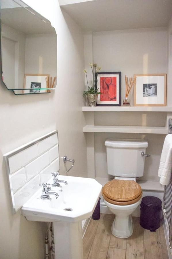 Unique 2 Bed In The Heart Of Bath With Parking Appartement Buitenkant foto