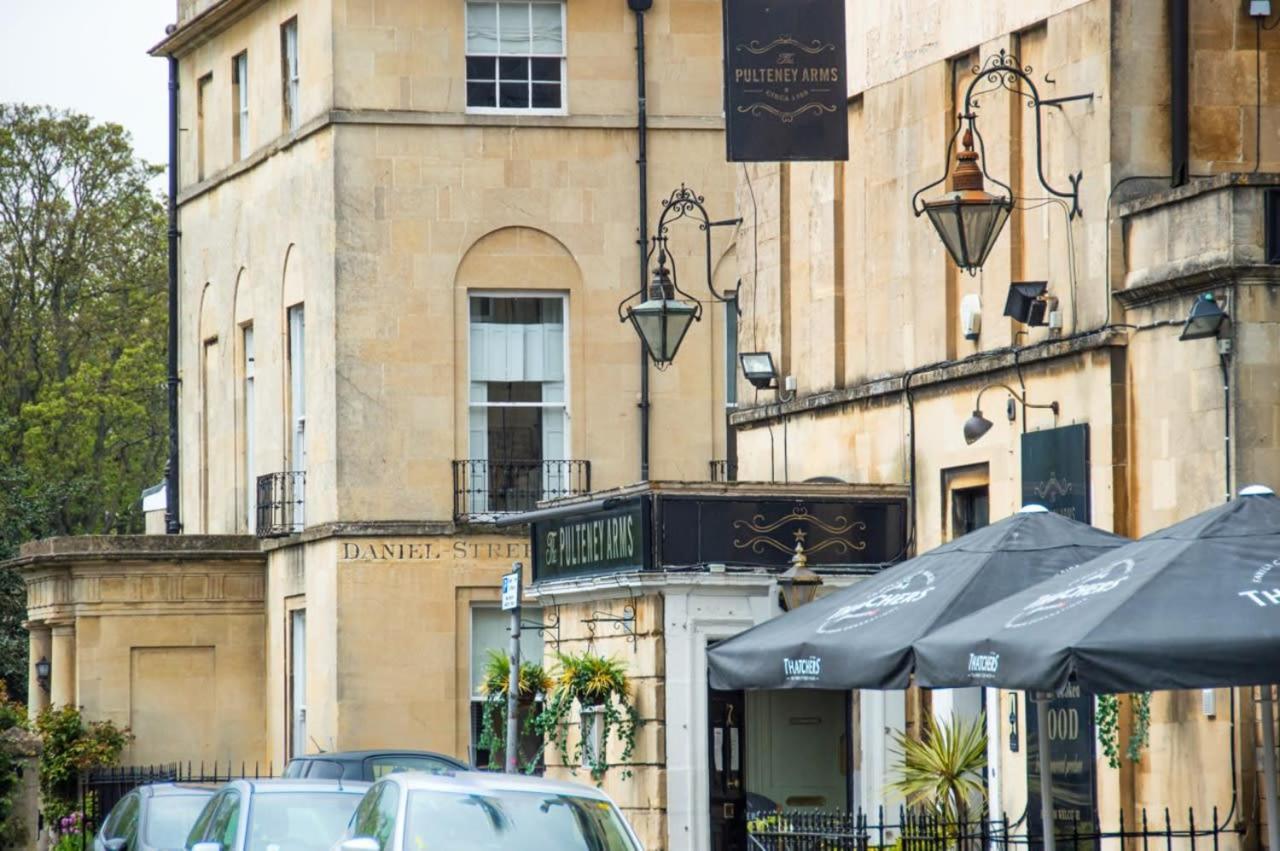 Unique 2 Bed In The Heart Of Bath With Parking Appartement Buitenkant foto